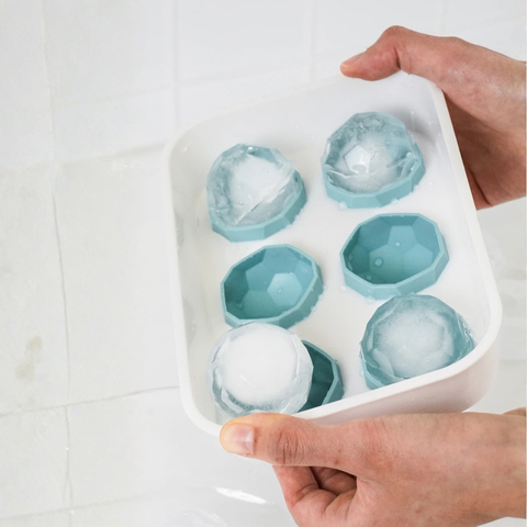 [DAISO] Easy-Release Ice Cube Tray (Round)
