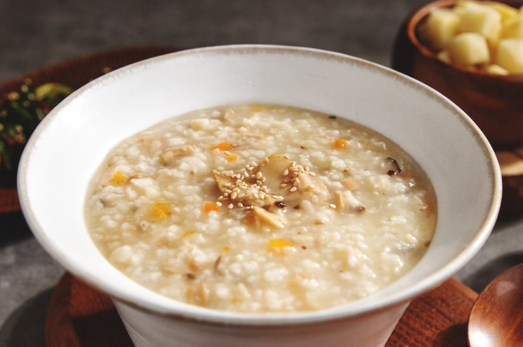 韓國食品-(Expiry Date: 15/5/2024)[CJ] Bibigo Rice Porridge with Mushroom Vegetable 420g
