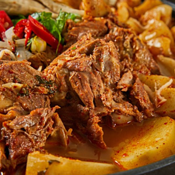 韓國食品-[New World Mart] Gamja-tang (Pork Backbone Stew) 1.4kg (Frozen)